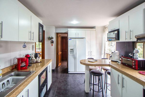 Sublimez vos espaces avec des sculptures et statues uniques