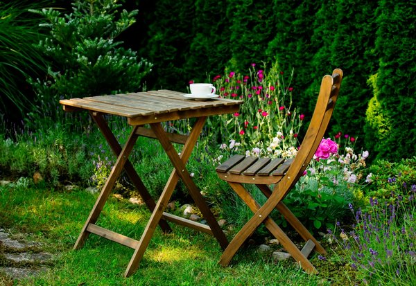 Choisir la meilleure table de jardin en bois de teck